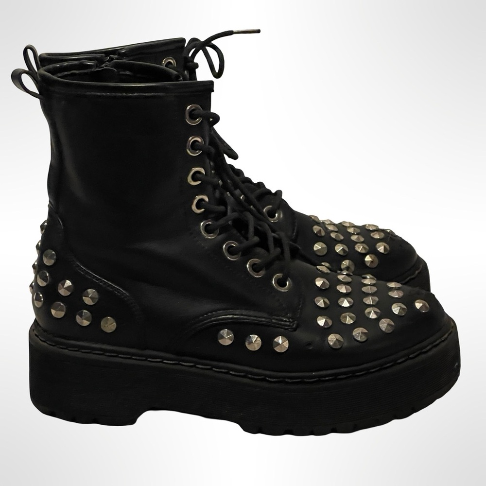 Steve Madden Studded Black Platform Boots size 8 - Picture 3 of 6